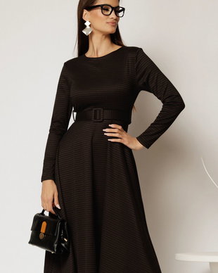 Rochie midi de zi din tricot in carouri maro