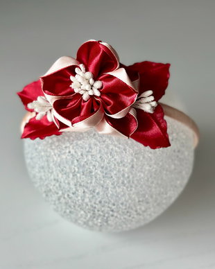 Bentiță handmade cu flori din satin, rosu si crem