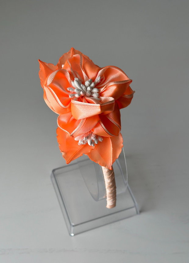 Bentiță handmade cu flori din satin, portocaliu si caisa