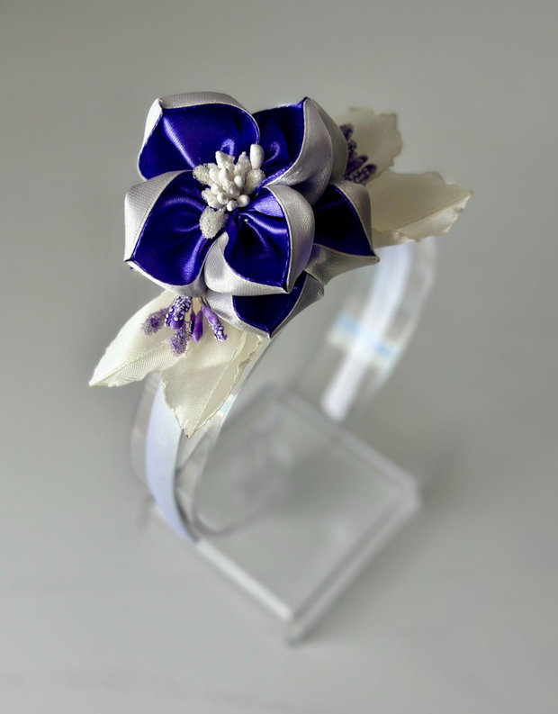 Bentiță handmade cu flori din satin, violet și alb