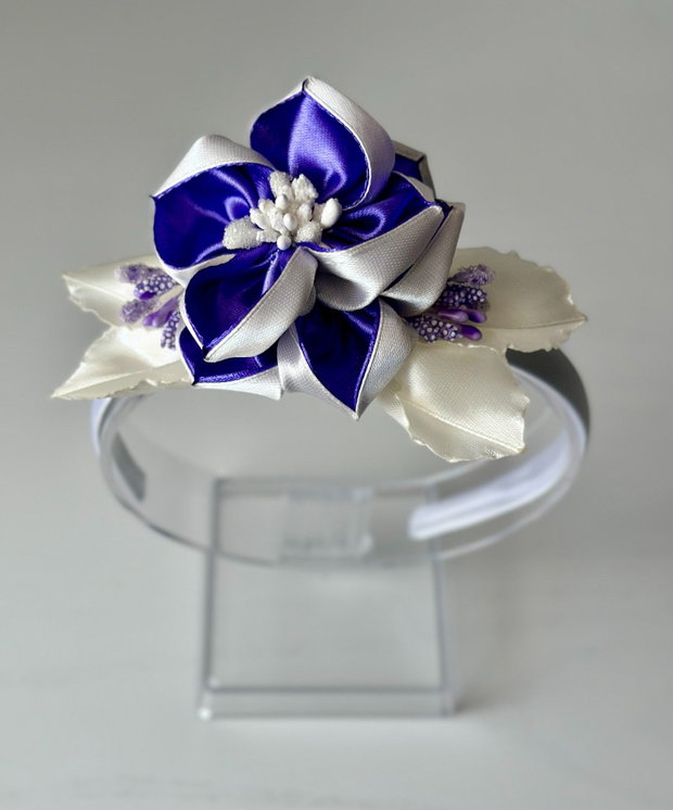 Bentiță handmade cu flori din satin, violet și alb