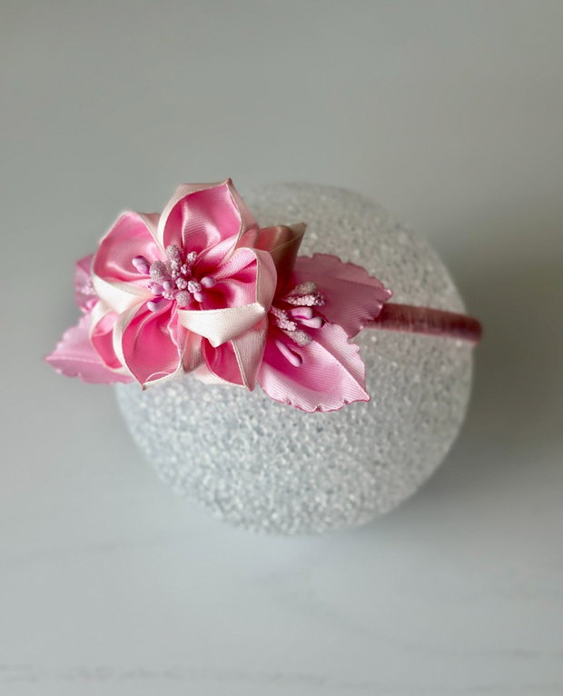 Bentiță handmade cu flori din satin, roz si caisa