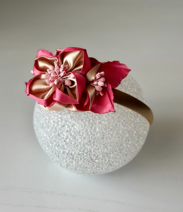 Bentiță handmade cu flori din satin, roz pal si crem