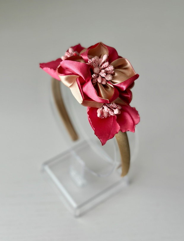 Bentiță handmade cu flori din satin, roz pal si crem