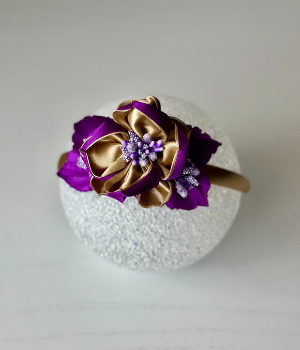 Bentiță handmade cu flori din satin, mov si bej