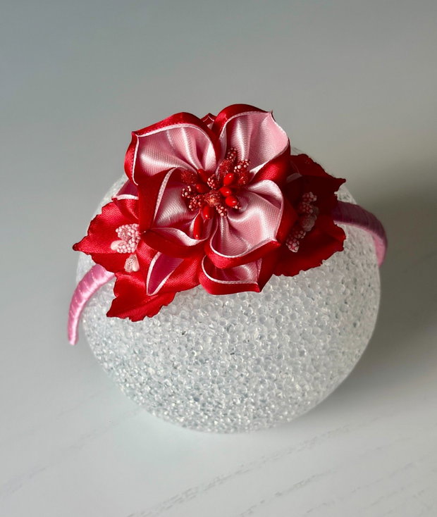 Bentiță handmade cu flori din satin, rosu si roz