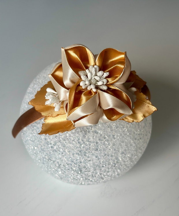 Bentiță handmade cu flori din satin, crem si bej