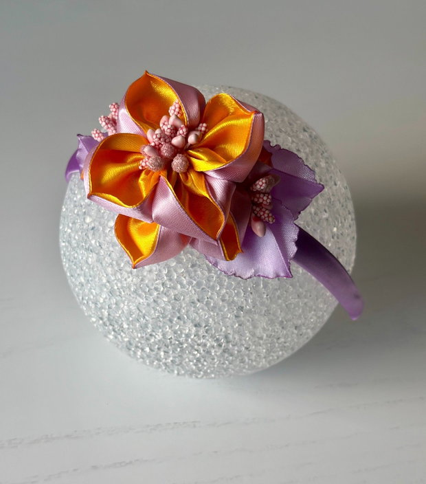 Bentiță handmade cu flori din satin, galben si lila