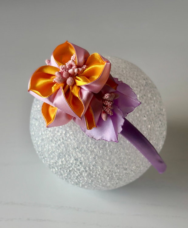 Bentiță handmade cu flori din satin, galben si lila