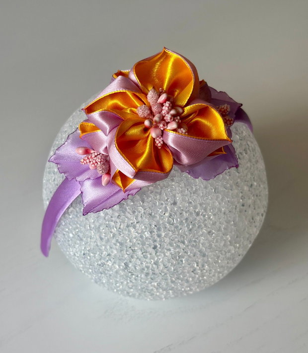 Bentiță handmade cu flori din satin, galben si lila