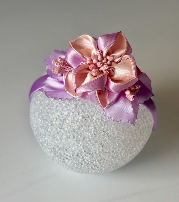 Bentiță handmade cu flori din satin, lila si piersica