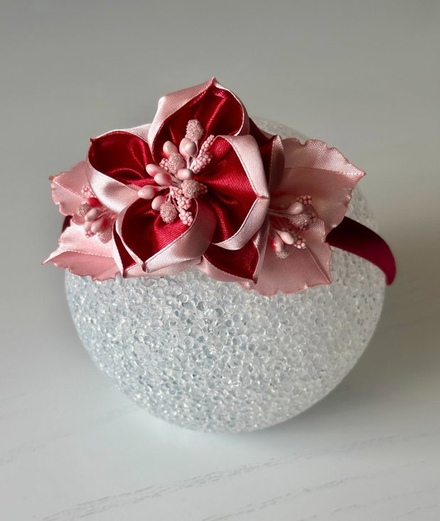 Bentiță handmade cu flori din satin, rosu si piersica