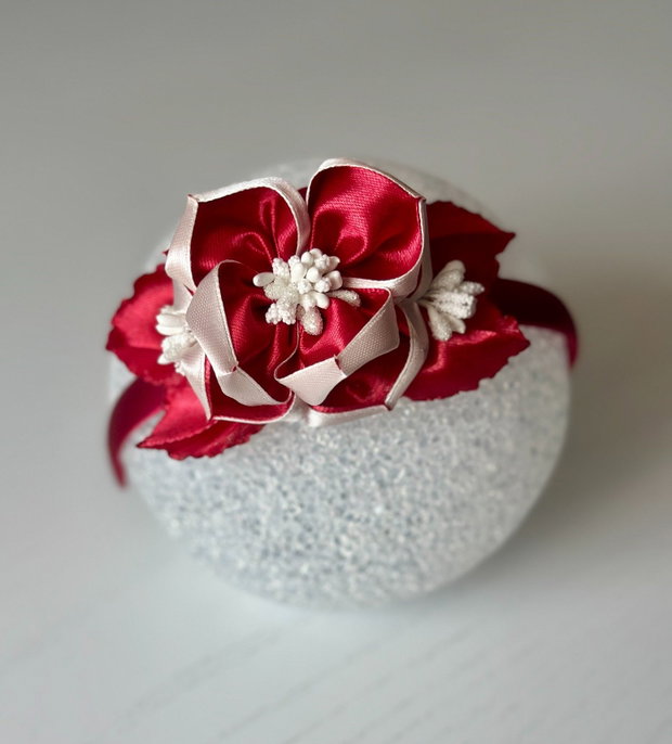 Bentiță handmade cu flori din satin, rosu și alb