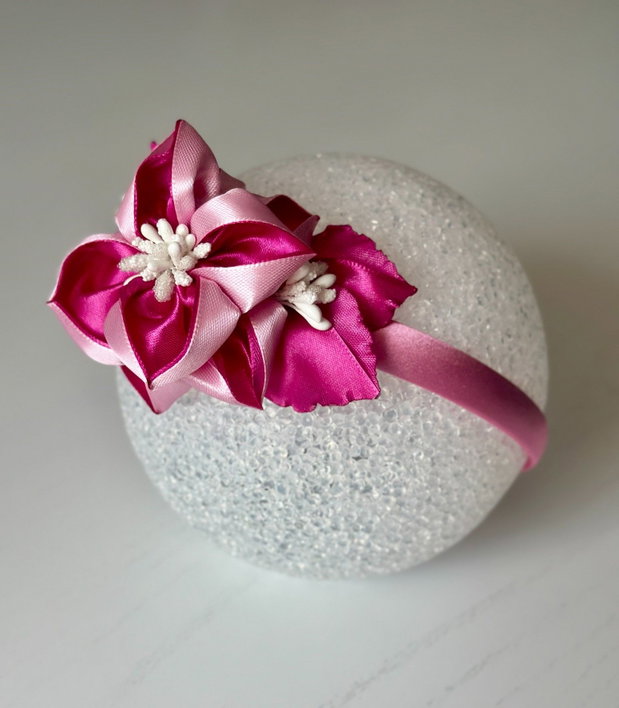 Bentiță handmade cu flori din satin, roz si magenta