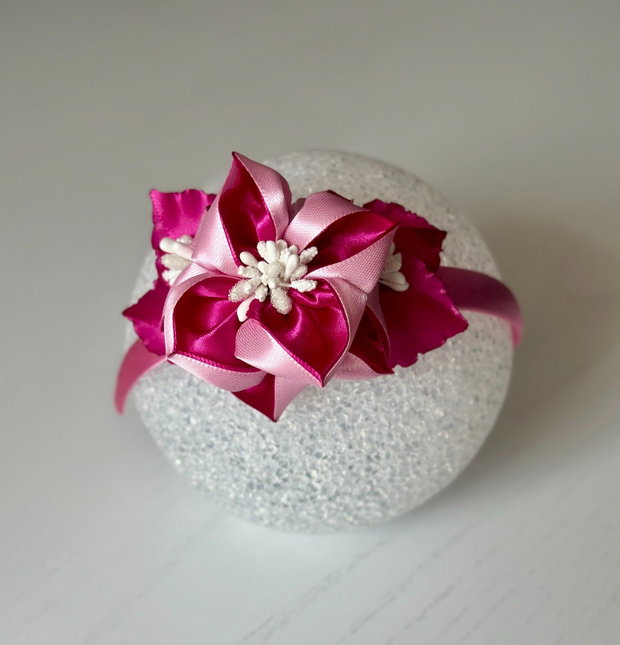 Bentiță handmade cu flori din satin, roz si magenta