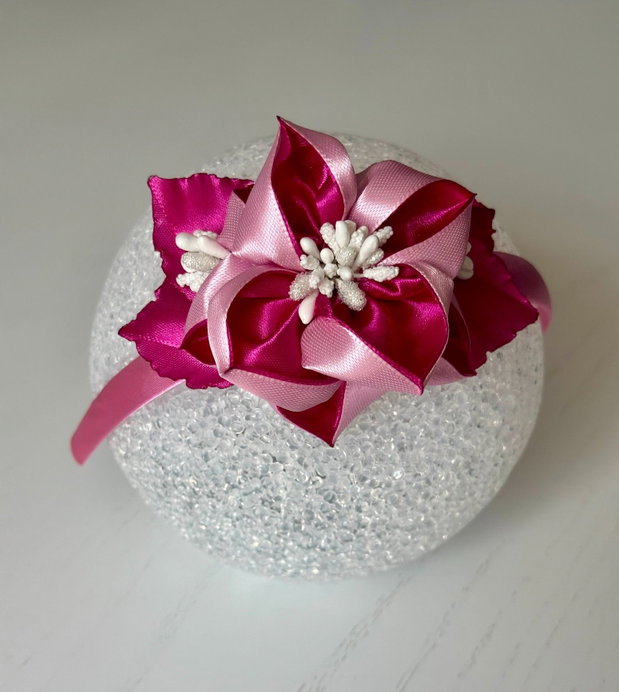 Bentiță handmade cu flori din satin, roz si magenta