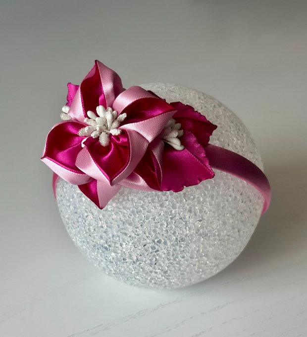 Bentiță handmade cu flori din satin, roz si magenta