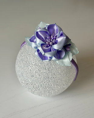 Bentiță handmade cu flori din satin, albastru și mov