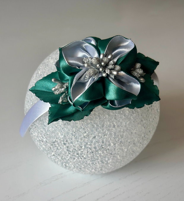Bentiță handmade cu flori din satin, verde inchis si argintiu