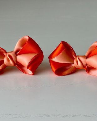 Set 2 elastice de păr handmade cu fundițe din satin, în două culori
