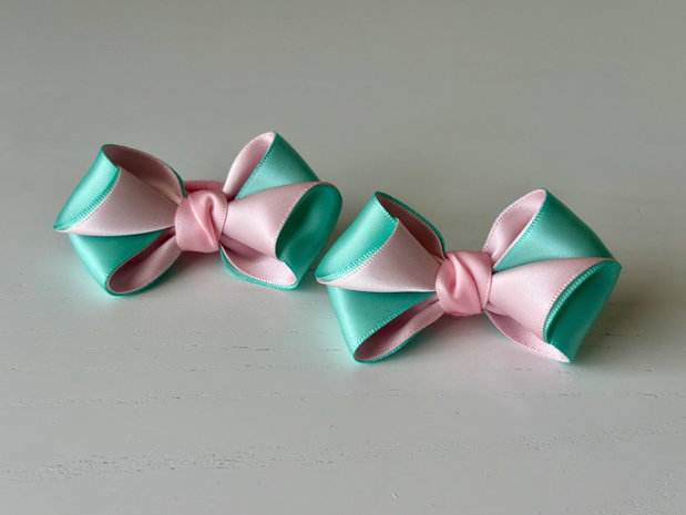 Set 2 elastice de păr handmade cu fundițe din satin, în două culori