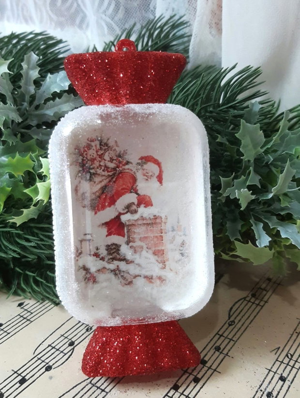 Globuri / bomboane de Crăciun - mici vitrine cu povești de iarnă