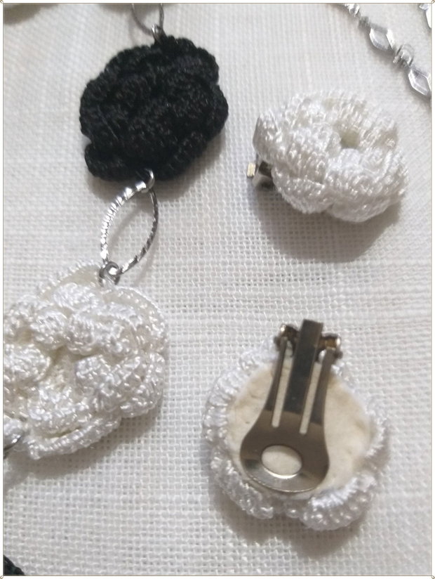 SET CROSETAT CU MATASE ALBA SI NEAGRA