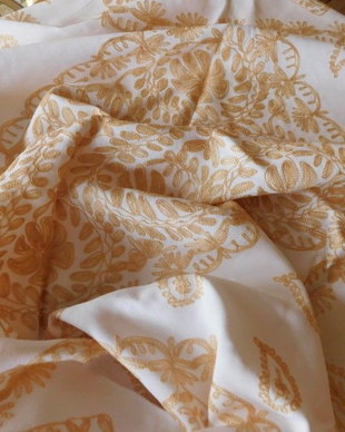Fata  de masa interbelica, colectie  personala,   lucrata cu matase aurie