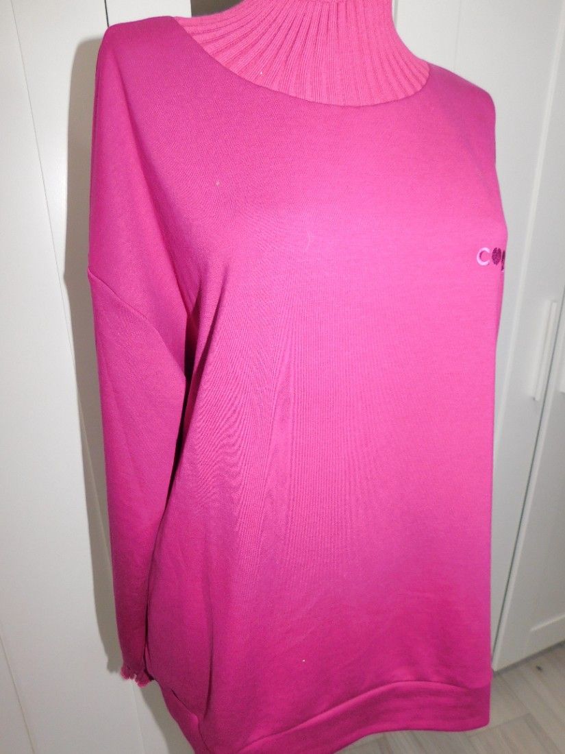 Bluza  noua, etichete atasate , masura XL,   foarte frumoasa, culoare  eleganta