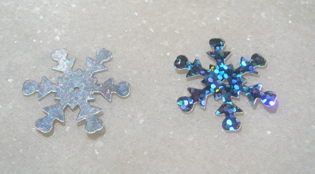 (10 bucati) Fulgi de nea - paiete de cusut / lipit aprox 22x23 mm