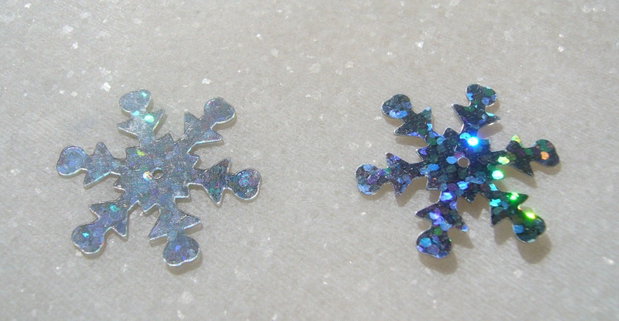 (10 bucati) Fulgi de nea - paiete de cusut / lipit aprox 22x23 mm