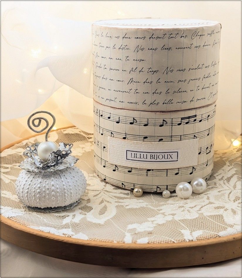 Suport card de masă nuntă din arici de mare natural, decor handmade personalizat, stil marin romantic