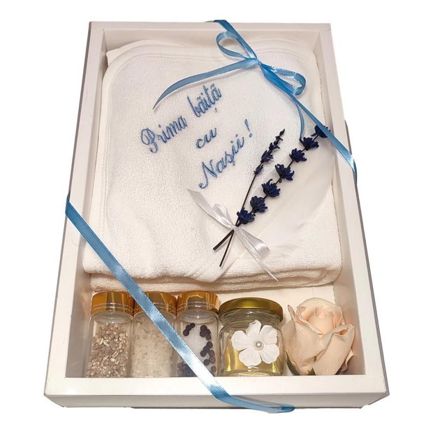 Set prima baita dupa botez pentru baietel, bleu, cu prosop brodat si accesorii, Denikos NK84