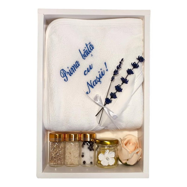 Set prima baita dupa botez pentru baiat, albastru, cu prosop brodat si accesorii, Denikos NK83