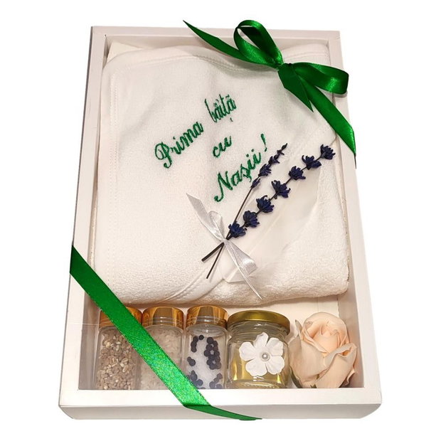 Set prima baita dupa botez pentru baiat sau fetita, verde, cu prosop brodat si accesorii, Denikos NK91
