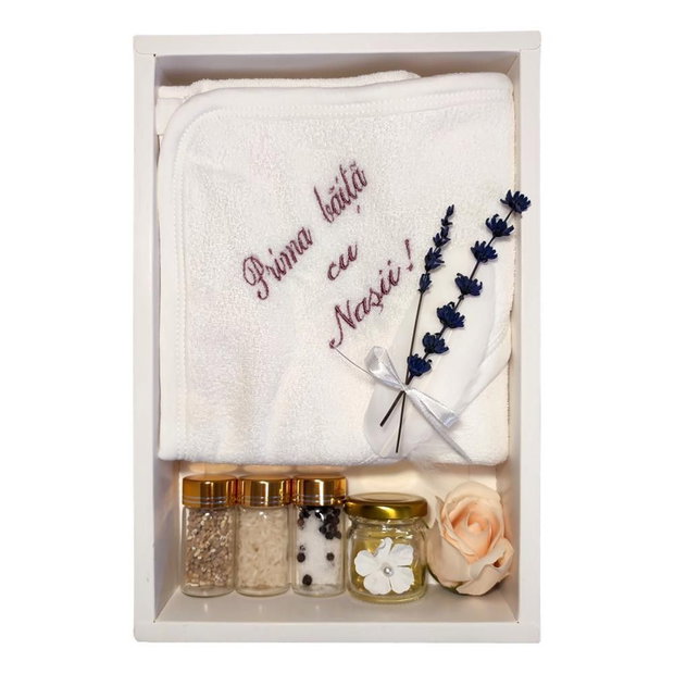 Set prima baita dupa botez pentru fetita, mov / lila, cu prosop brodat si accesorii, Denikos NK87