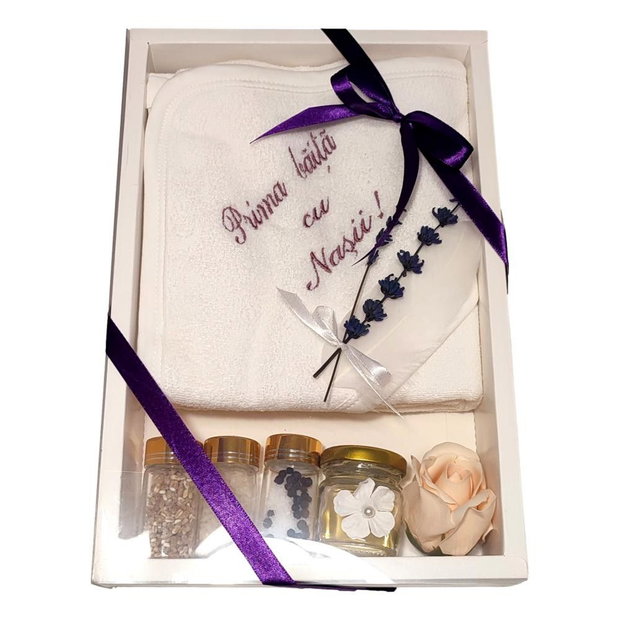 Set prima baita dupa botez pentru fetita, mov / lila, cu prosop brodat si accesorii, Denikos NK87