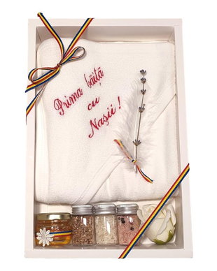 Set prima baita cu nasii dupa botez pentru fetita sau baietel, traditional tricolor, cu prosop brodat si accesorii, Denikos NK94