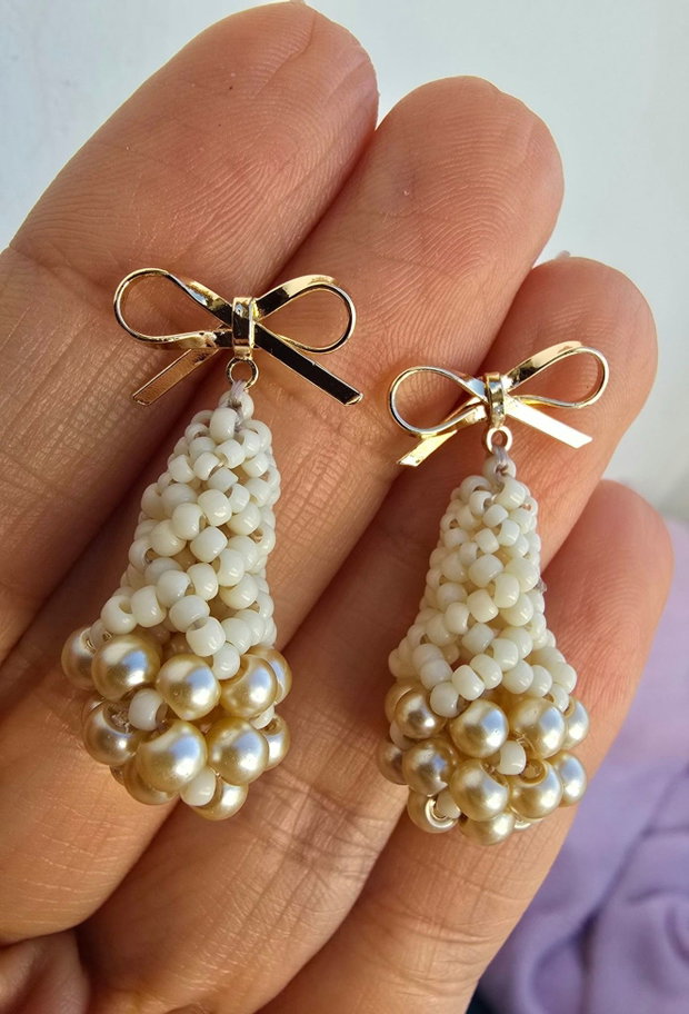 Cercei teardrop alb perlat
