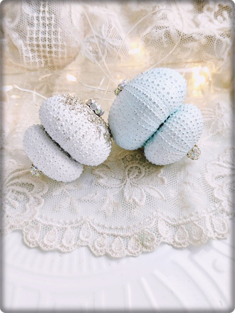 Decorațiuni brad de Crăciun din arici de mare naturali, ornamente handmade personalizate