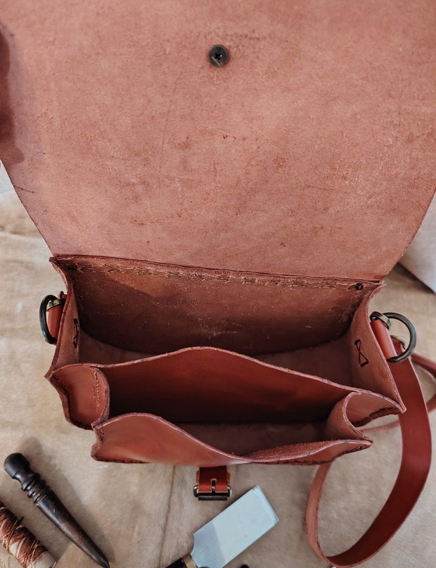 Geantă maro roșcat crossbody/de umar din piele naturală de vită lucrată manual handmade
