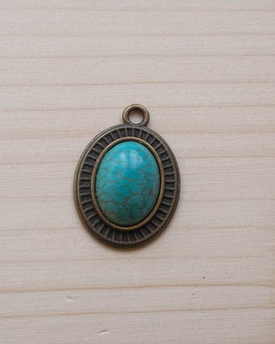 Pandantiv oval cu cabochon turcoaz