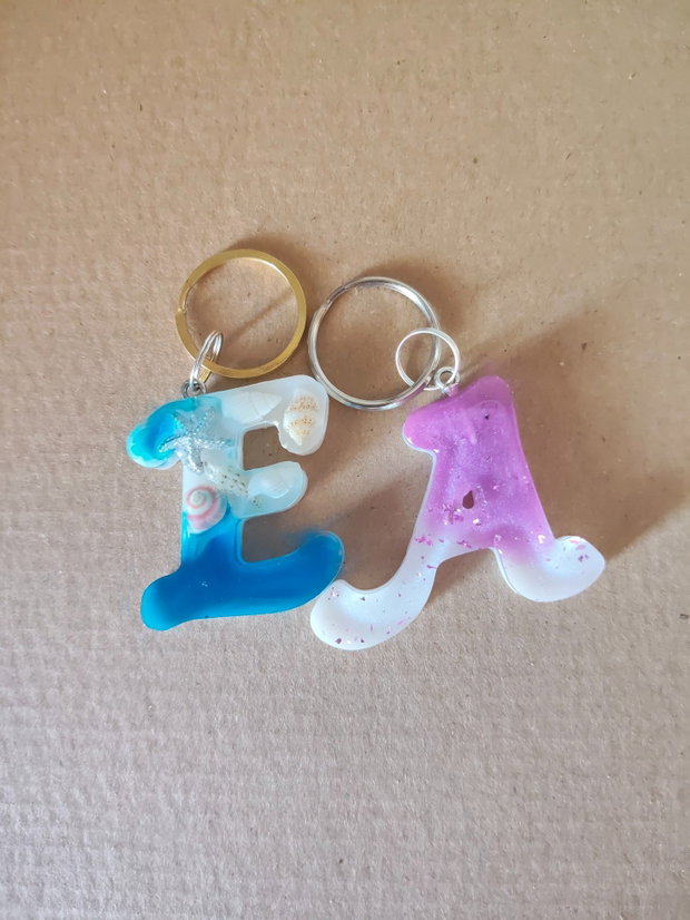 Brelocuri handmade din rășină