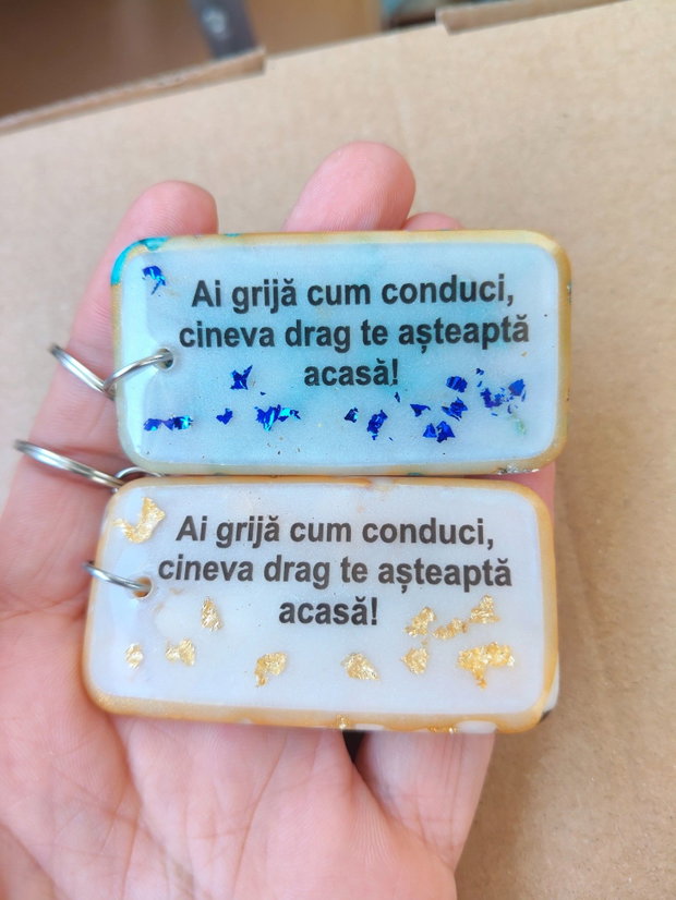 Brelocuri handmade din rășină