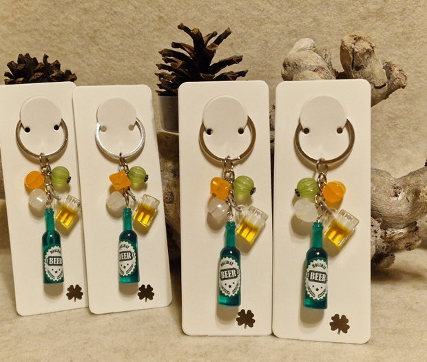 Accesoriu- breloc cu bere