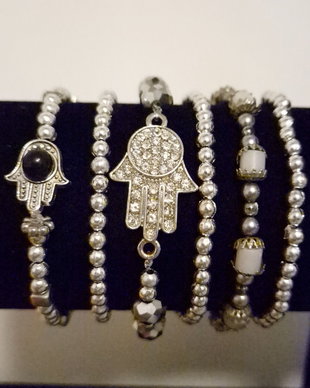 Set 6 brățări handmade argintii cu mărgele și simbol Hamsa