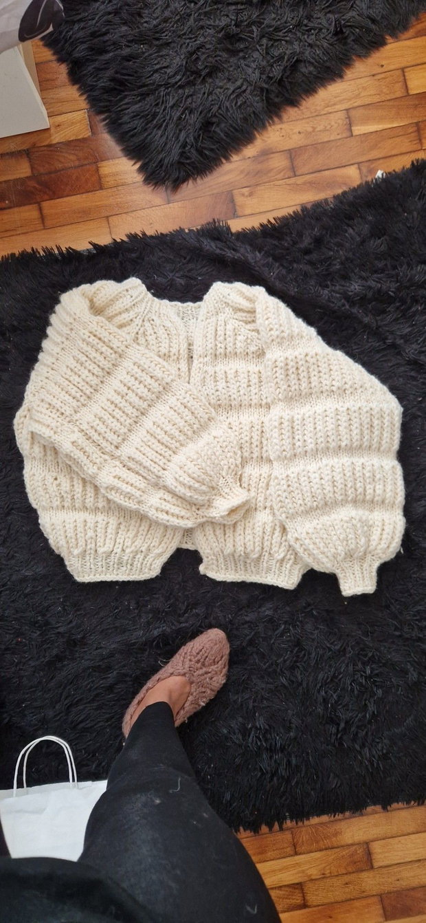 Cardigan crem handmade cu model spic de grâu și mâneci bufante
