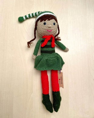 Amigurumi, fetita cu rochita rosie, jucarie crosetata
