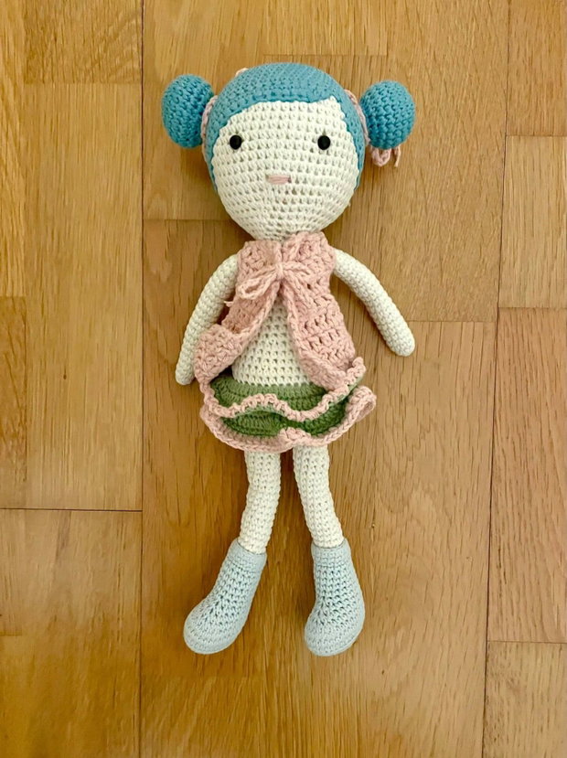 Amigurumi, balerina cu codite albastre, jucarie crosetata