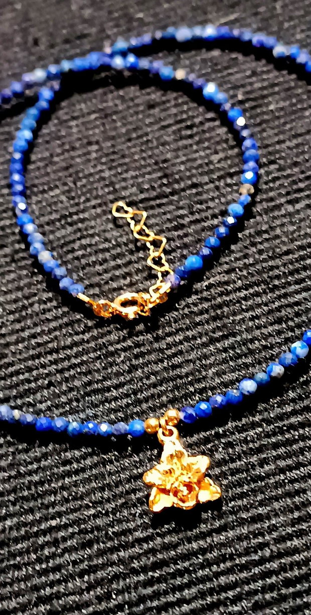 Colier vermeil lapis lazuli charm argint placat cu aur floare orhidee minimalist boho chic trendy